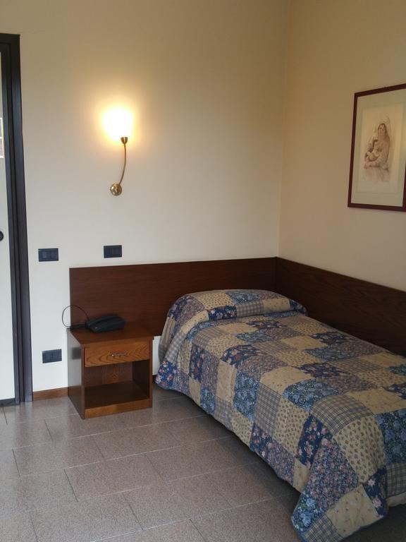 Hotel 5 Vie Almenno San Salvatore Bilik gambar