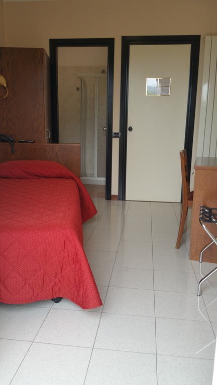 Hotel 5 Vie Almenno San Salvatore Bilik gambar