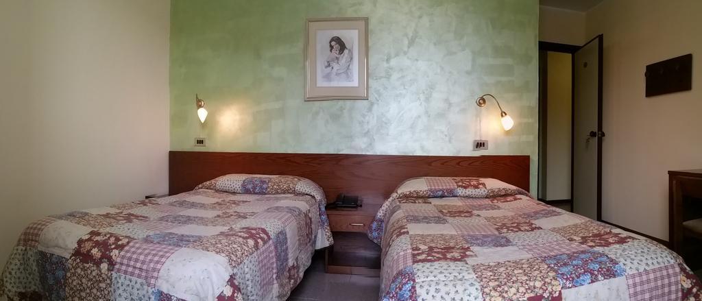 Hotel 5 Vie Almenno San Salvatore Bilik gambar