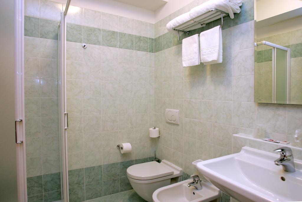 Hotel 5 Vie Almenno San Salvatore Bilik gambar
