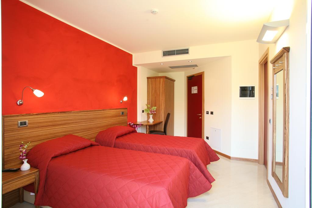Hotel 5 Vie Almenno San Salvatore Bilik gambar