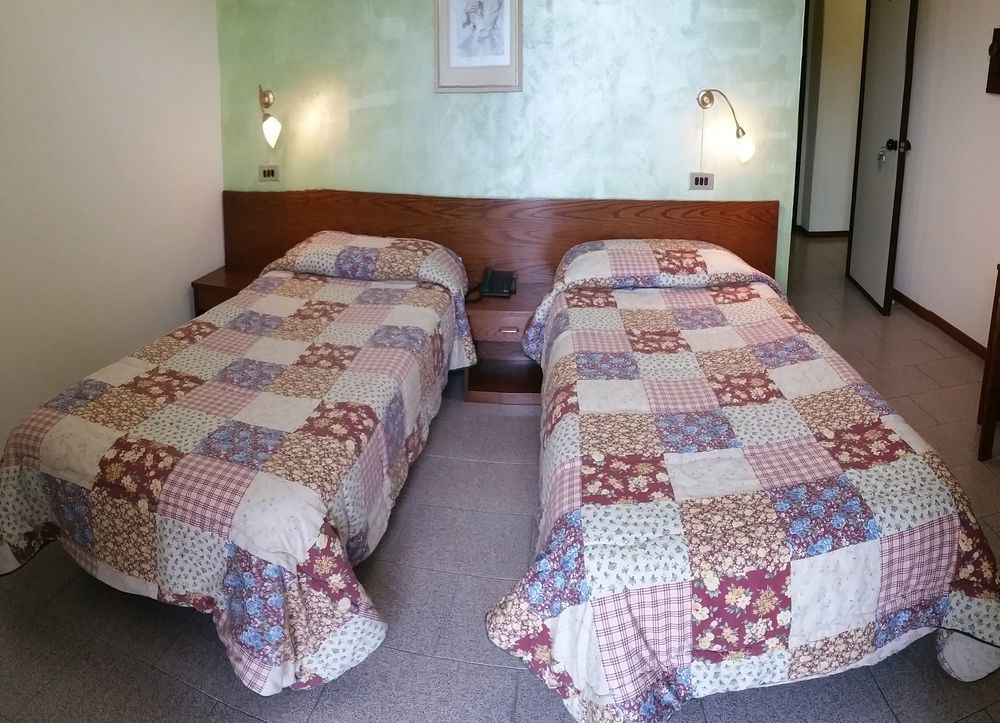 Hotel 5 Vie Almenno San Salvatore Luaran gambar